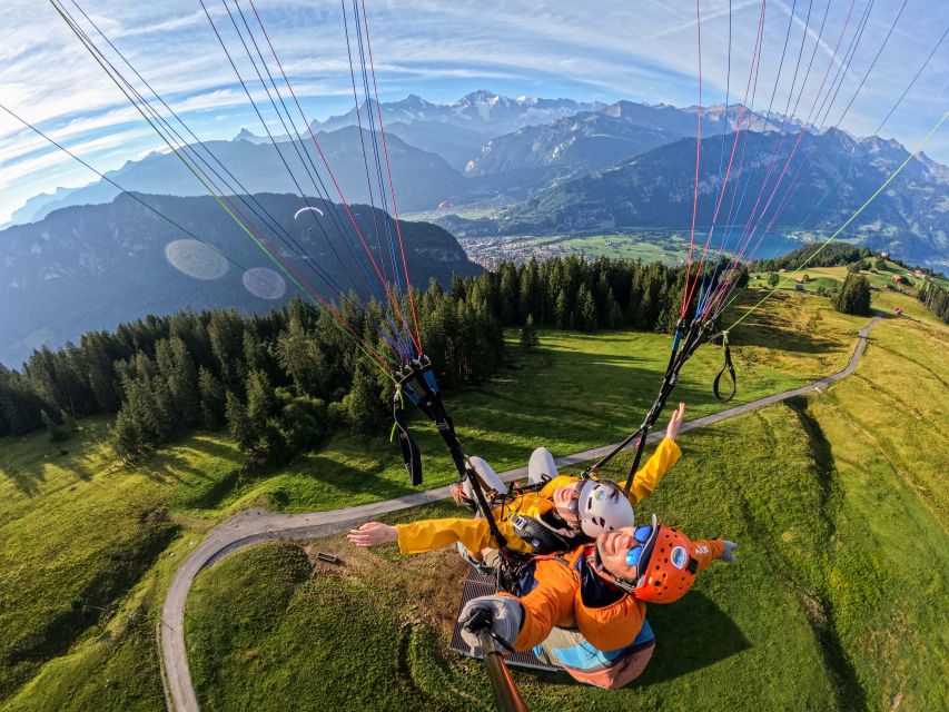 Interlaken: Tandem Paragliding Flight with Pilot - The landing at Höhematte