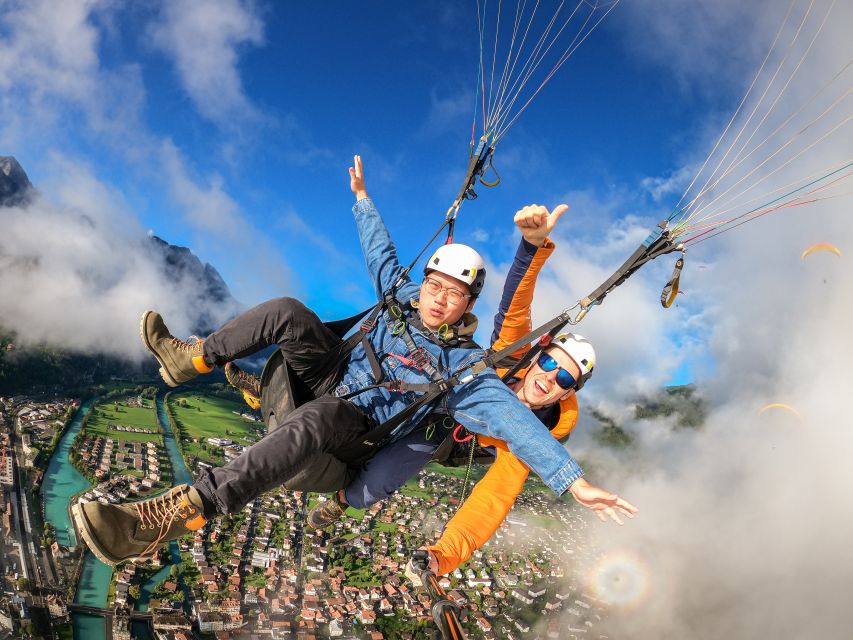 Interlaken: Tandem Paragliding Flight with Pilot - Who will enjoy this most?