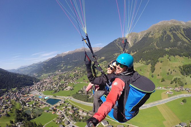 Klosters Tandem Paragliding Flight from Gotschna - Preparing the glider and learning the takeoff