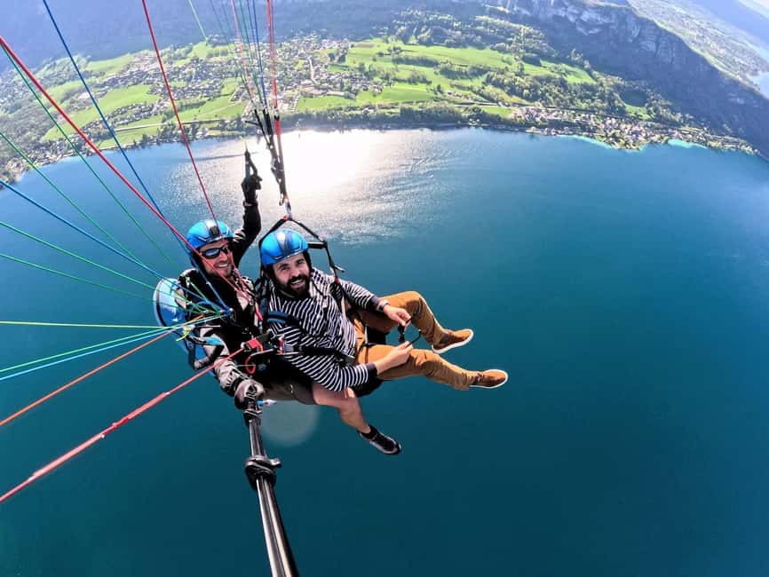Lake Annecy: Winter Paragliding flight - Who will enjoy this winter flight most?