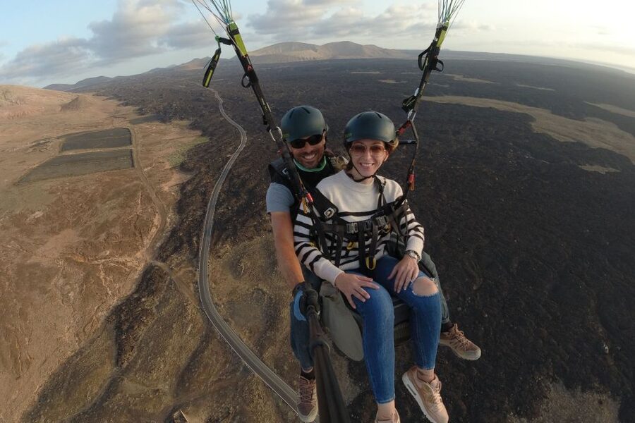 Lanzarote: Tandem Paragliding Flight Over Lanzarote - Who Will Enjoy This Most