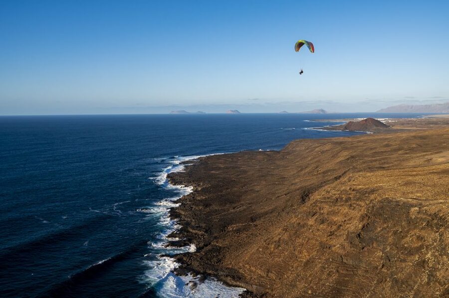 Lanzarote: Tandem Paragliding Flight Over Lanzarote - How the Small Group Setup Affects the Day