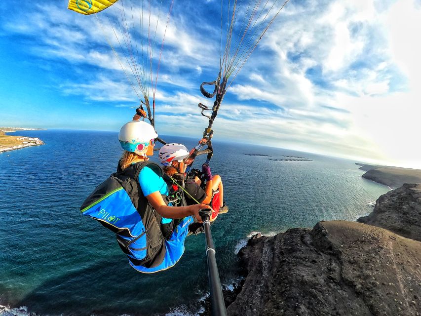 Lanzarote: Tandem Paragliding over Volcanoes & the Atlantic - Who will enjoy this most?