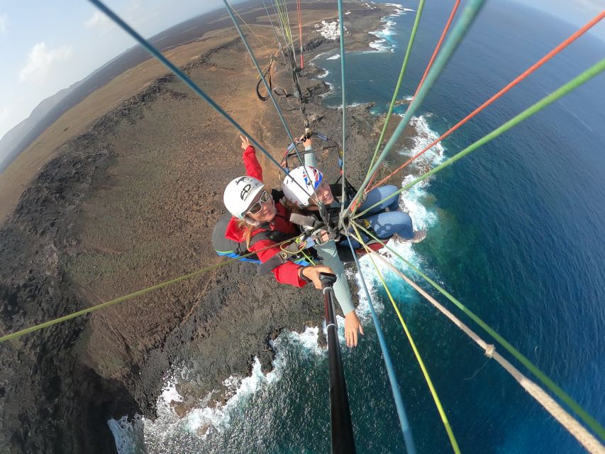 Lanzarote: Tandem Paragliding over Volcanoes & the Atlantic - What happens from meeting point to landing
