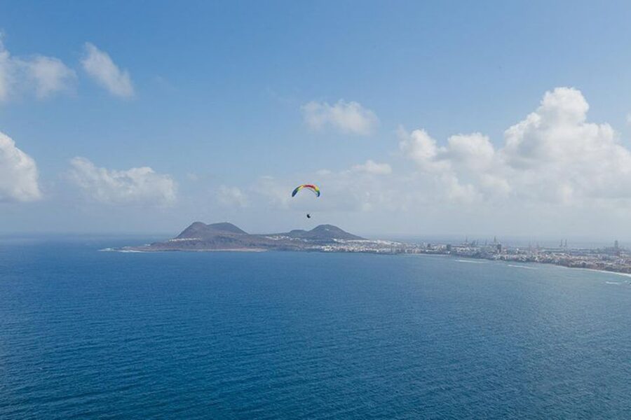 Las Palmas: Paragliding Tandem Flight with Instructor - Price and what you receive for $126