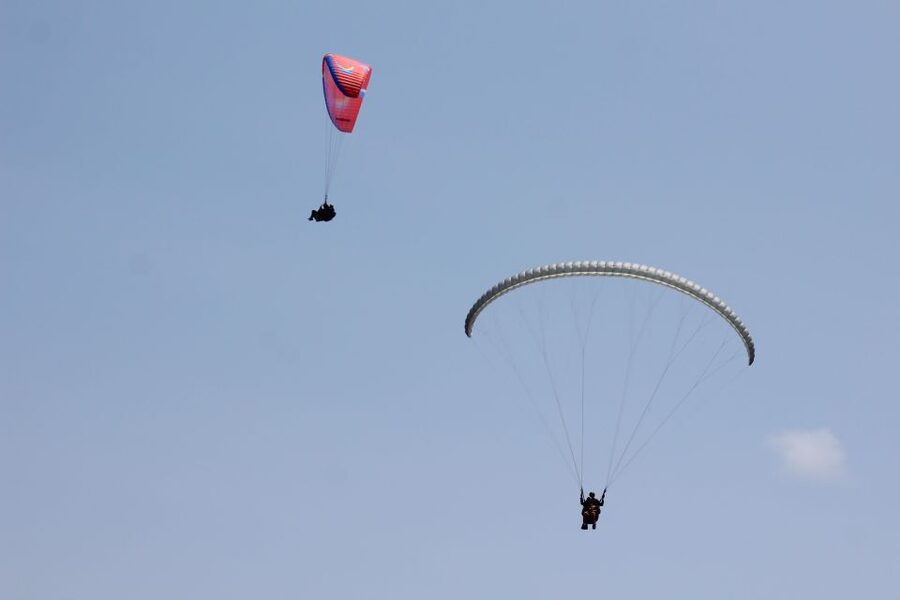 Las Palmas: tandem paragliding flights for everyone - The briefing explains your small but important role