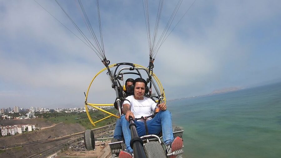 Lima: Paragliding Flight Over Costa Verde Districts - Is 15 minutes enough?