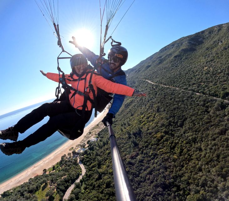 Lisbon: Paragliding Tandem Flight - Who will enjoy this most