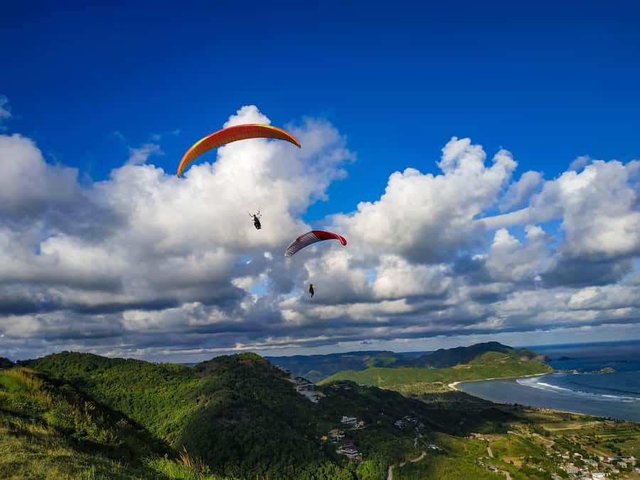 Lombok : Tandem Paragliding with Pilot & Beach Tour - Should you book the Kuta paragliding and Selong Belanak tour?