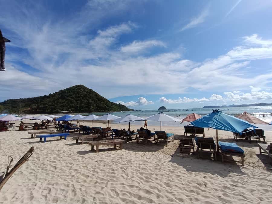Lombok : Tandem Paragliding with Pilot & Beach Tour - The value of a private car and flexible guide