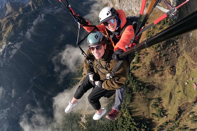 Lucerne: Paragliding Tandem Flights - Starting at Luftseilbahn Niederbauen AG
