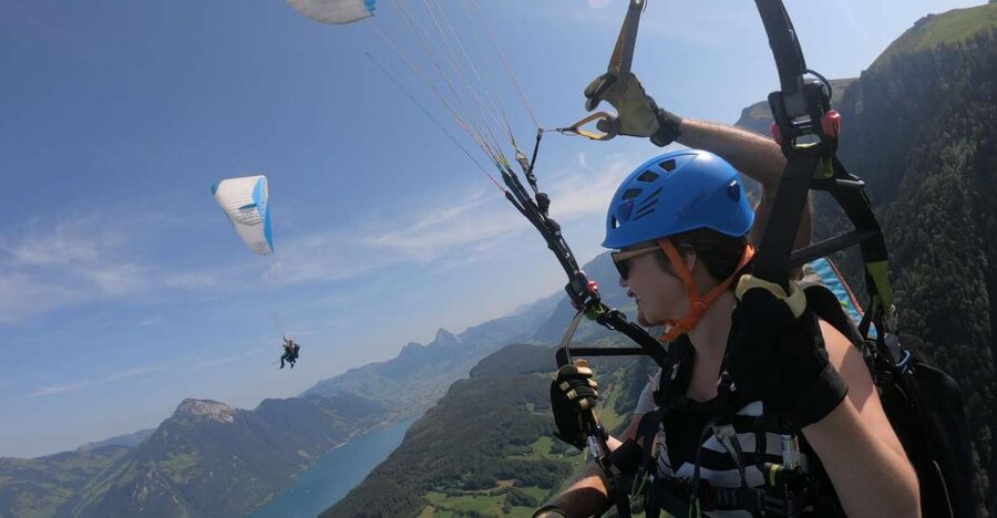 Lucerne: Tandem-Paragliding Flight - Meeting in Lucerne or Stans