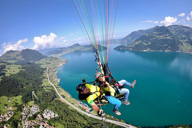 Luzern / Lucerne Professional Paragliding Tandem Flights - Meeting at Stans Main Station