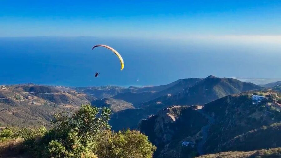 Malibu Hills to Beach: Tandem Paragliding Flight Adventure - Weather, timing, and the practical tradeoffs