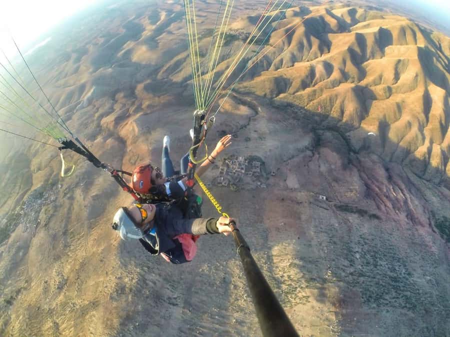 Marrakech: Paragliding flight over the Agafay desert and the High Atlas mountains - The launch and first minutes in the air