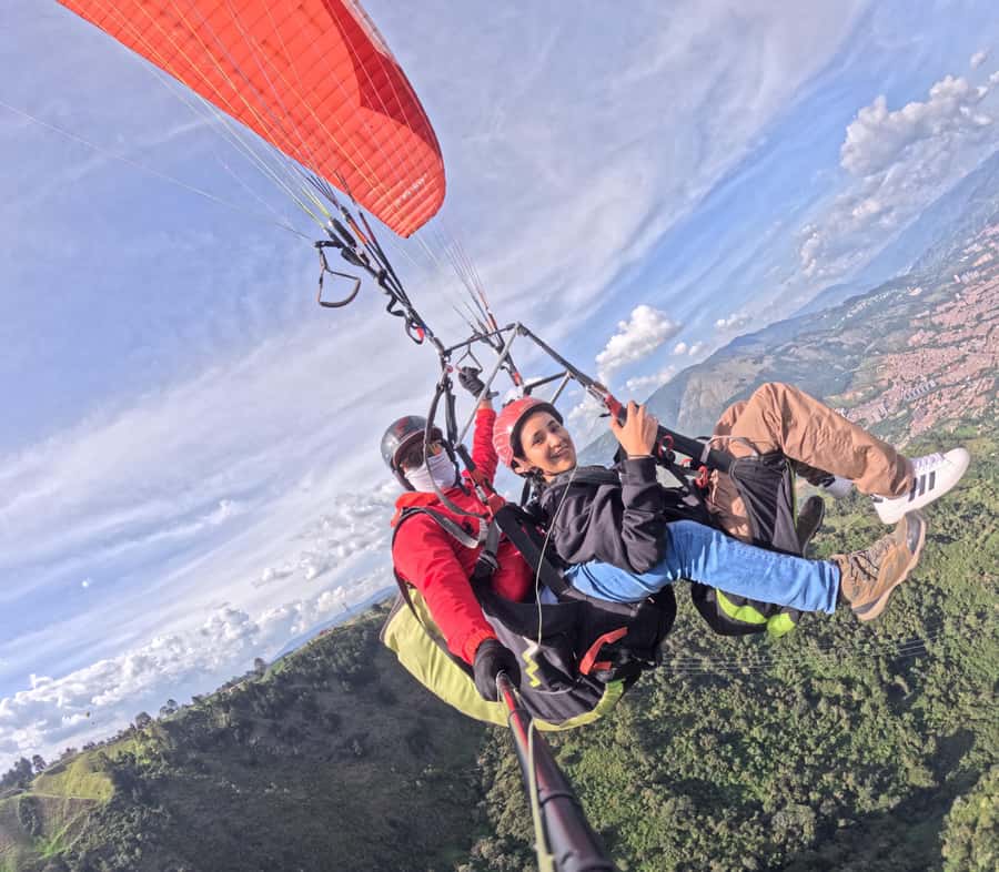 Medellin: Paragliding flight with GoPro photos and videos - Getting ready with a certified pilot