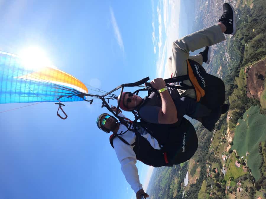 Medellin: Paragliding flight with GoPro photos and videos - Landing and alternate runway support