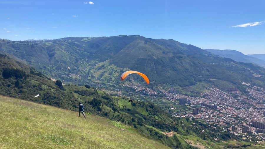 Medellín Paragliding - Go Pro Included - Practical advice for a smoother day