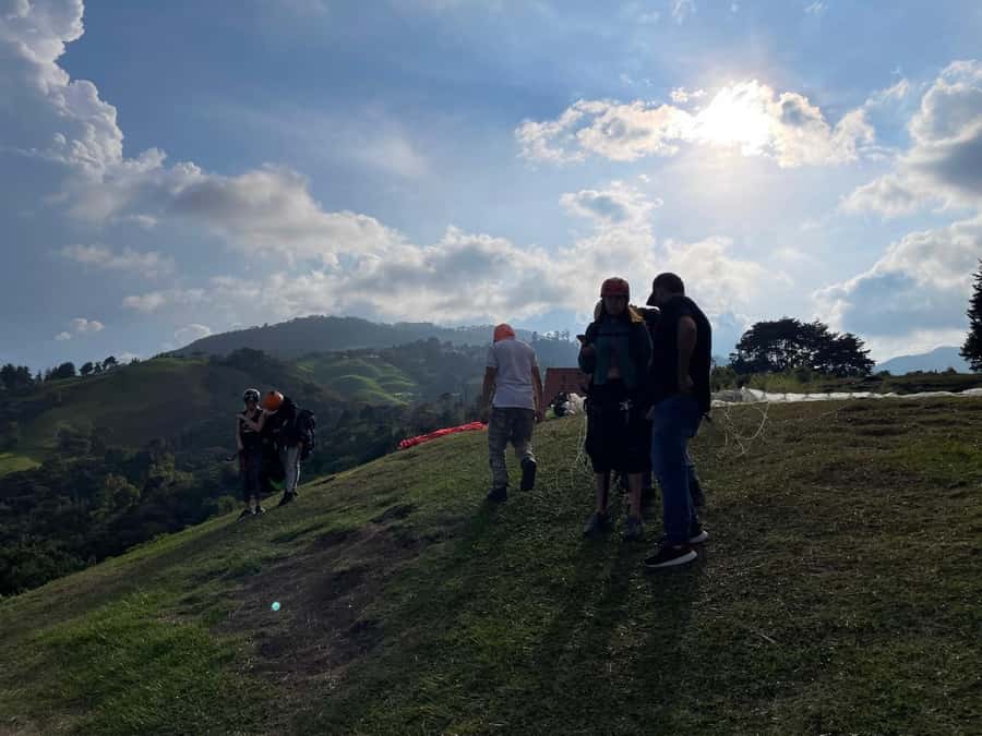 Medellín: Private Tour to Guatapé + Paragliding - Key points to know before booking