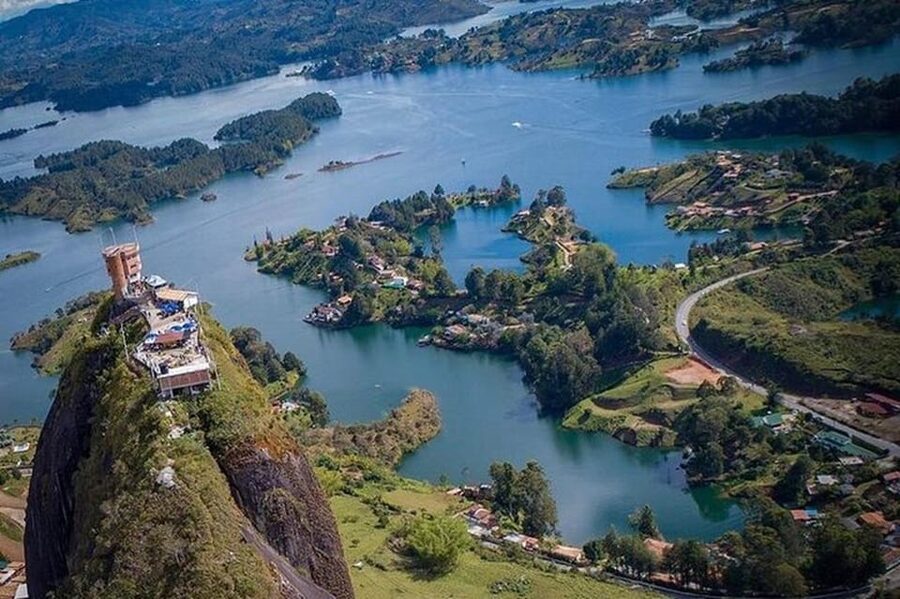 Medellín: Private Tour to Guatapé + Paragliding - How the private format changes the day