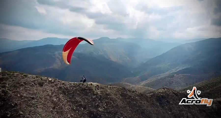 Mendoza: Paragliding Tandem Flight with Instructor - Timing, cancellations, and language