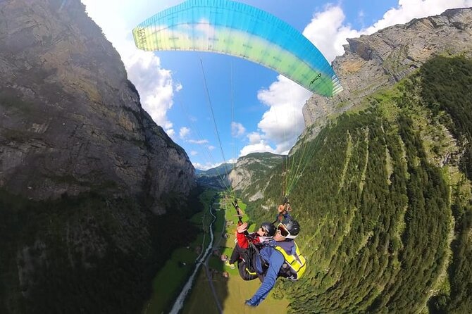 Mürren Lauterbrunnen: Paragliding Panorama Tandem Flights - The pilots and the human side of the experience