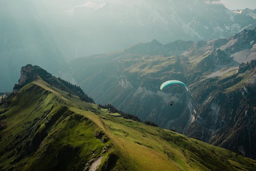 Mürren: Paragliding Panorama Tandem Flight Full Experience - Meeting at Mürren and riding toward Birg