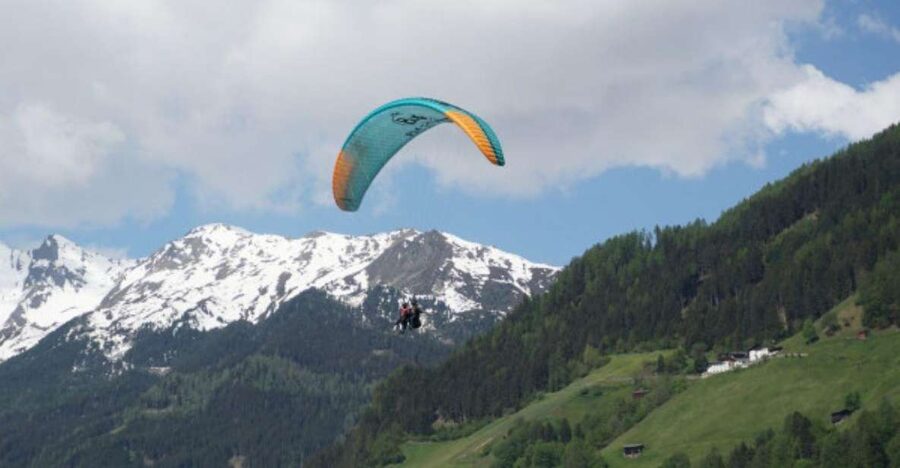 Neustift im Stubaital: Morning Paragliding Experience - The Elfer cable car ride takes about 10 minutes