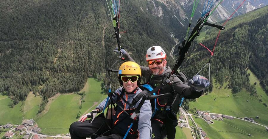 Neustift im Stubaital: Panoramic Tandem Paragliding Flight - The preflight briefing and tandem setup