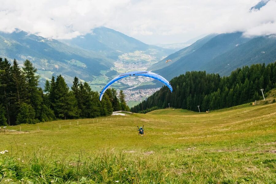 Neustift im Stubaital: Tandem Paragliding Flight - Weather, delays, and safe decisions