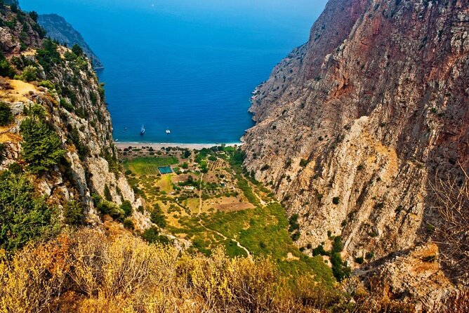 Oludeniz Paragliding Fethiye Turkey, Additional Features - Landing on the Ölüdeniz coast
