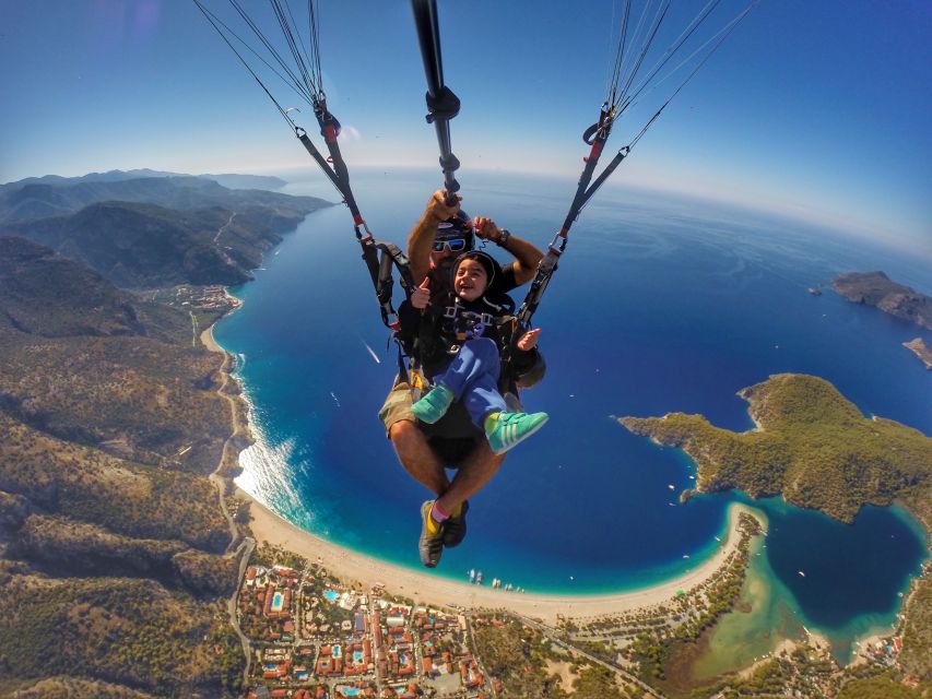 Oludeniz: Tandem 30-Minute Paragliding Flight - Equipment, guidance, and the role of the pilot