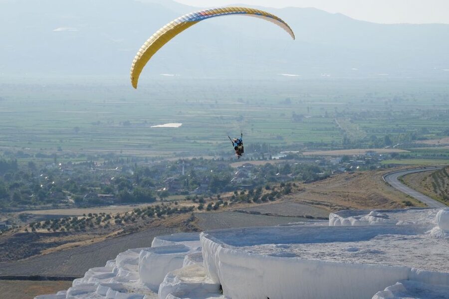 Pamukkale: Tandem Paragliding Experience - From your hotel to the mountain launch point