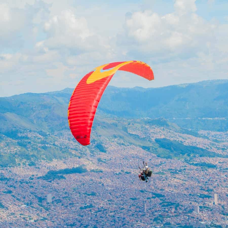 Paraglide over beautiful Medellin - Breakfast Before the Adventure