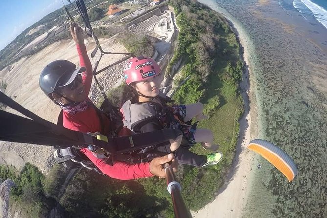 Paragliding Bali at Uluwatu Cliff with Photos/Videos - Safety, comfort, and the private format