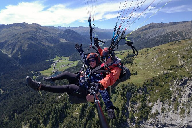 Paragliding Davos Early Bird (Video & Photos Included) - The tandem flight and the first few seconds