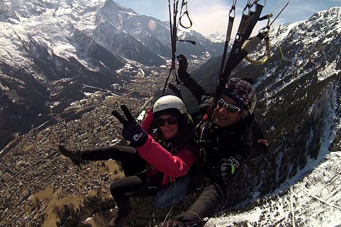paragliding discovery flight - Taking the ski lifts above Chamonix