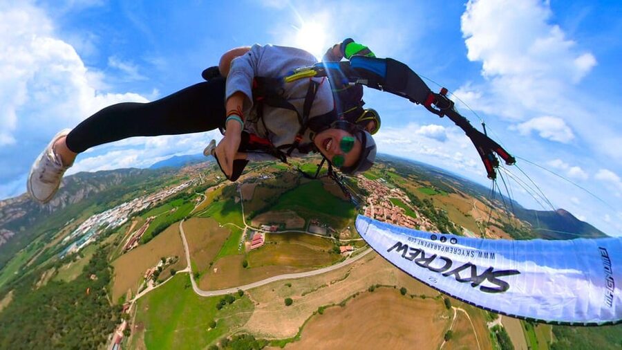 Paragliding: Experience the magic of flying near Barcelona. Report included - Taking off above the hills