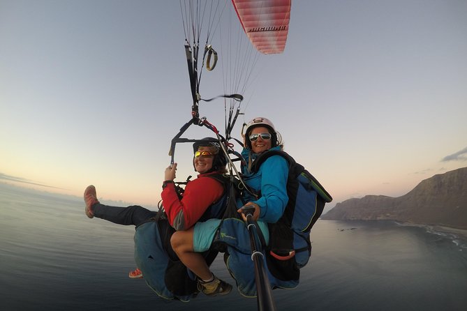 Paragliding First Class - Harnesses, helmets, and the first briefing