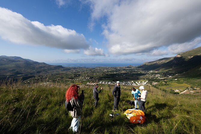 Paragliding flight in Palermo - The launch and tandem flight