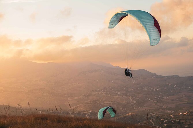 Paragliding flight in Palermo - Castellammare and the Mediterranean below