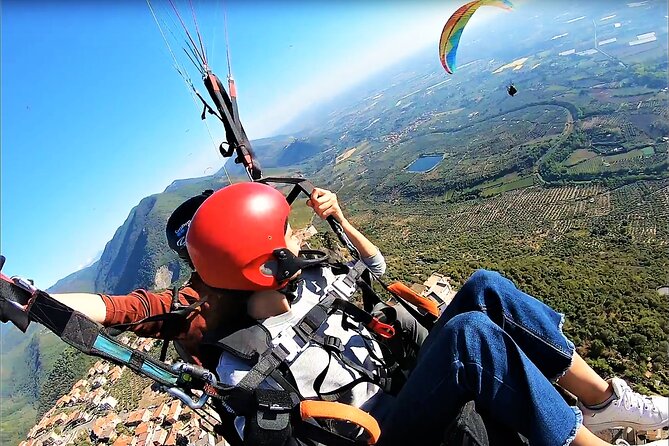 Paragliding flight over the Gardens of Ninfa - Key points to know before booking