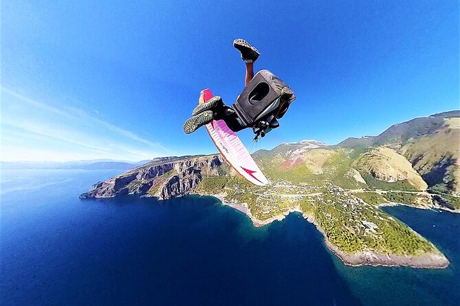 Paragliding flight over the Gardens of Ninfa - Why this flight is more than a quick thrill