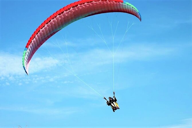 Paragliding flight over the Gardens of Ninfa - The briefing makes the first flight less intimidating