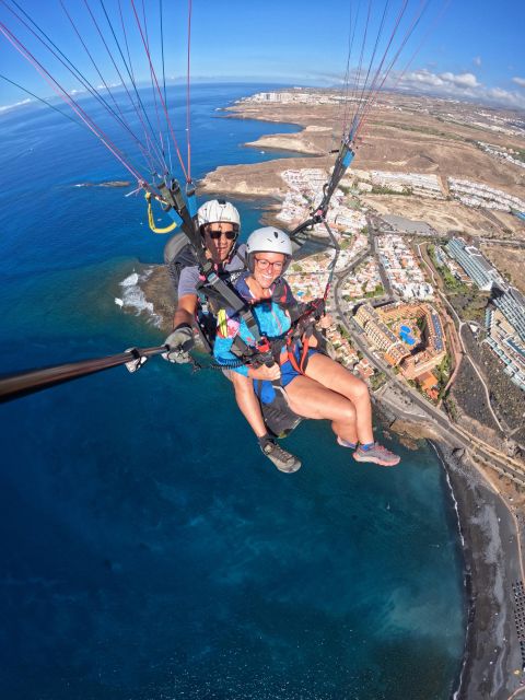 Paragliding flight with a Spanish Champion 2021/2022. - Landing by the beach