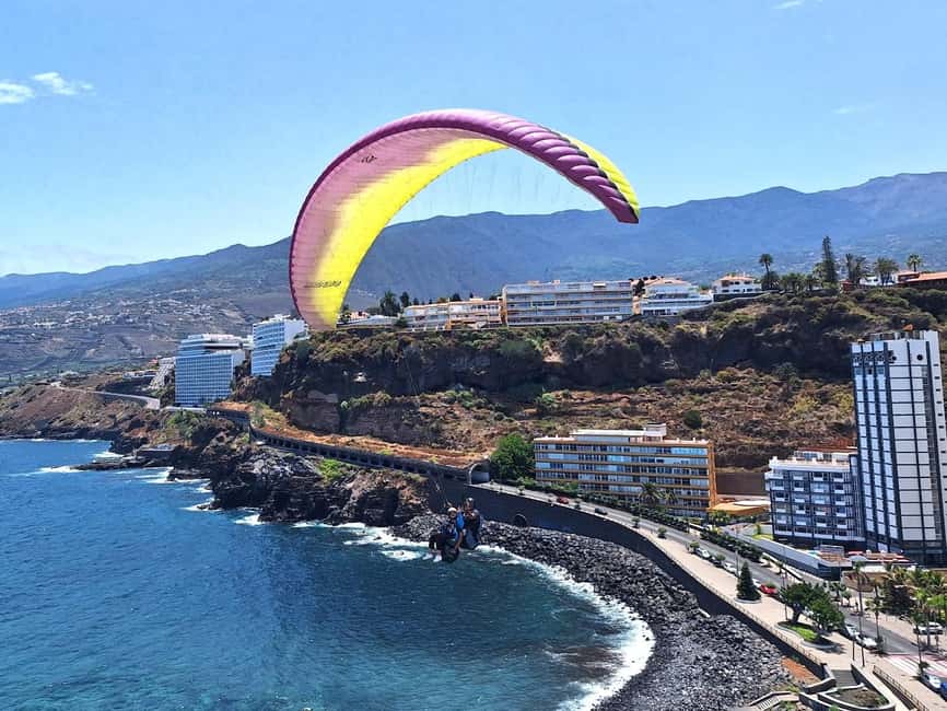 Paragliding from Puerto de la Cruz or Teide National park - The 25 to 35 minute descent toward the beach