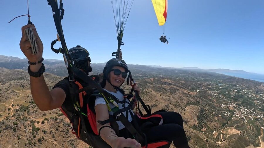 Paragliding in Chania - Why this flight is different from ordinary paragliding