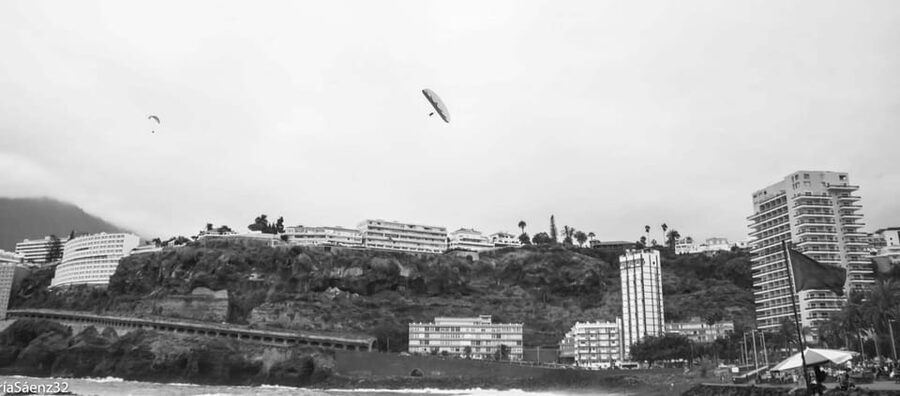 Paragliding in Puerto de la Cruz - Flying above Puerto de la Cruz