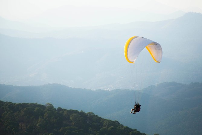 Paragliding in Valle de Bravo - Meeting at 5 de Mayo 307