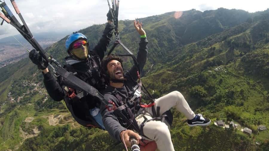 Paragliding Medellin with Transportation and free Videos - Is $124 a fair price for this Medellín adventure?